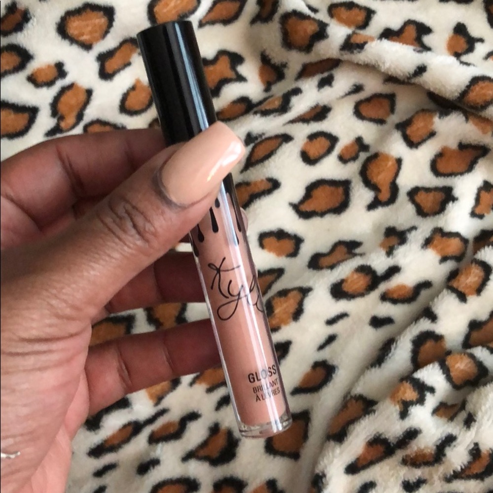 Kylie Cosmetic Gloss In “So Cute”...